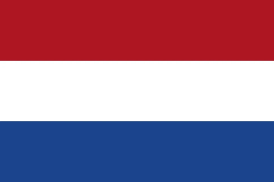 Dutch flag: red on top, white in the middle, blue on the bottom (horizontal tricolor)